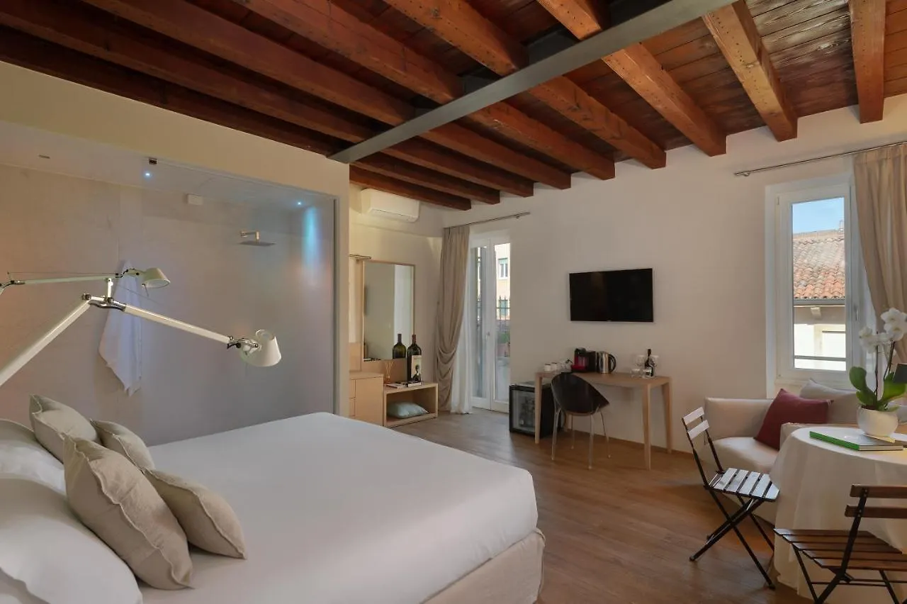 Massimago Wine Suites Verona 4*,  İtalya