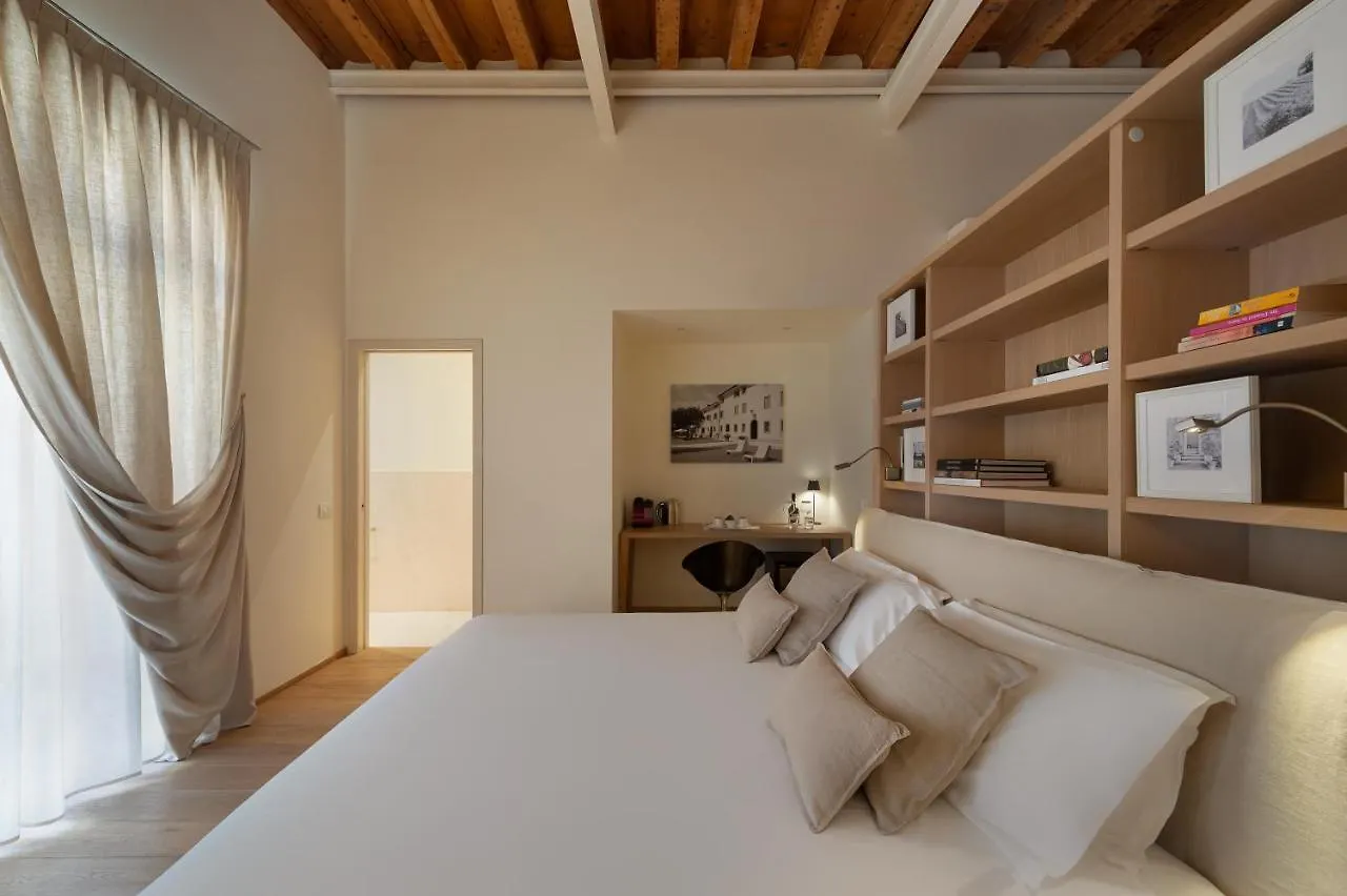Massimago Wine Suites Verona 4*,